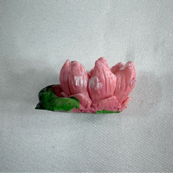 Miniature Pink Waterlily Ceramic - Picture 3 of 5
